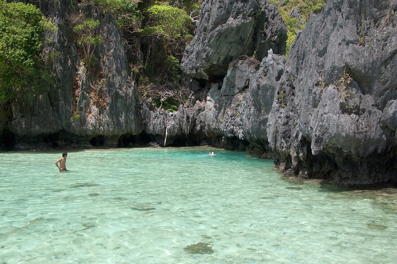 plage lagon tropical